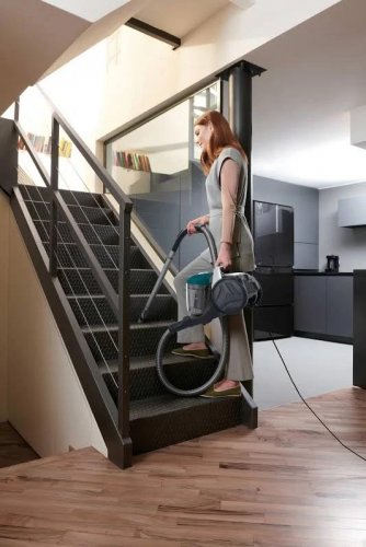 Aspirador sin bolsa Hoover Breeze BR30