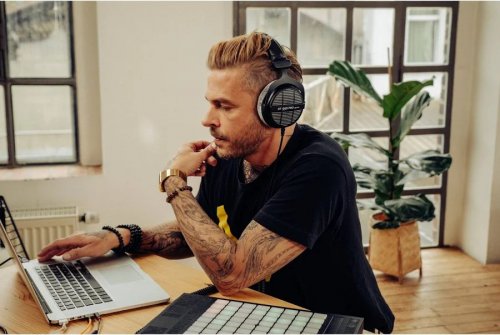 BEYERDYNAMIC DT 990 PRO