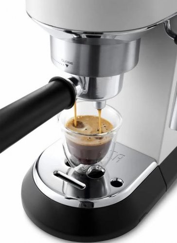 Cafetera Dedica DELONGHI