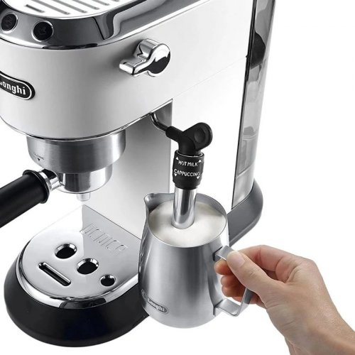 Cafetera Dedica DELONGHI
