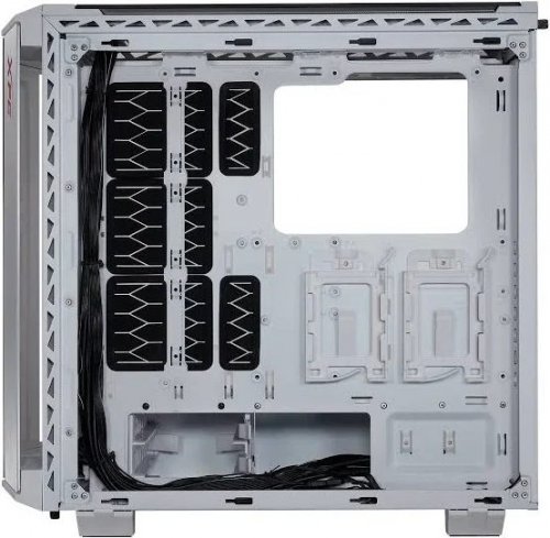 Caja XPG Battlecruiser