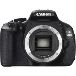 Canon EOS 600 D Kit + EF-S 18-55 mm IS II