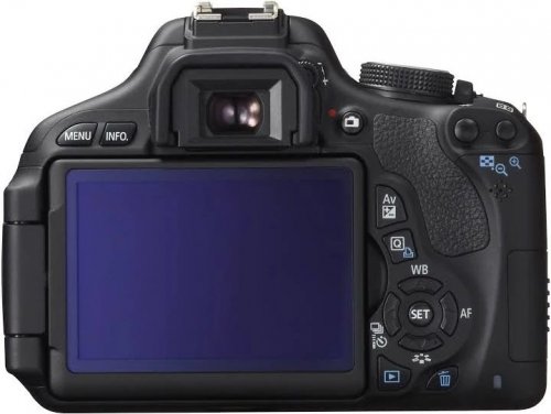 Canon EOS 600 D Kit + EF-S 18-55 mm IS II