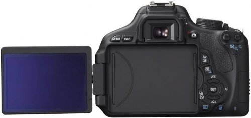 Canon EOS 600 D Kit + EF-S 18-55 mm IS II