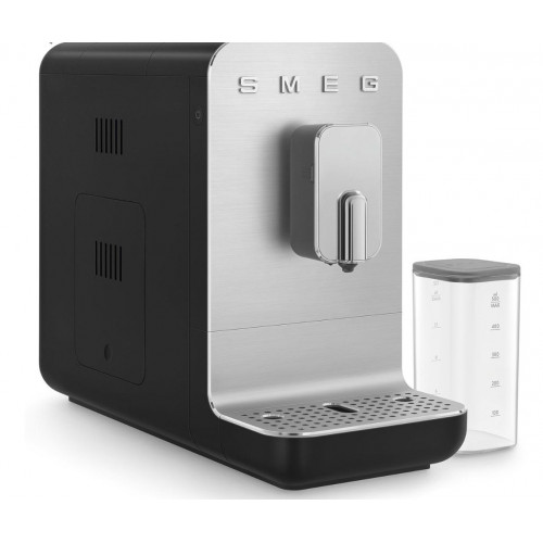 Cafetera espresso super automática Smeg BCC13BLMEU