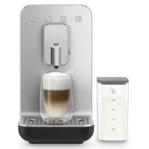 Cafetera espresso super automática Smeg BCC13BLMEU