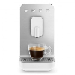 Smeg BCC11WHMEU - Cafetera Espresso SuperAutomática con Molinillo Incorporado Blanca