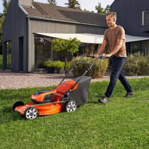 Cortacésped Husqvarna LC 142iS