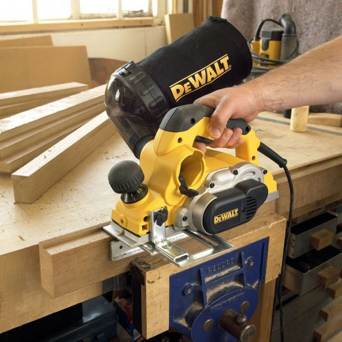 DeWalt D26500K