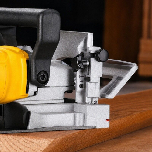 DeWalt DW682K