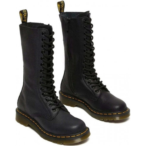 Dr. Martens 1B99