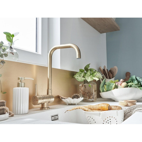 Grifo de cocina abatible ESSEBAGNO New Oslo oro cepillado.