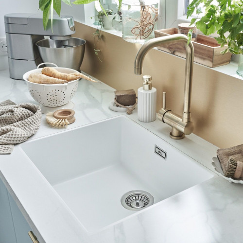 Grifo de cocina abatible ESSEBAGNO New Oslo oro cepillado.