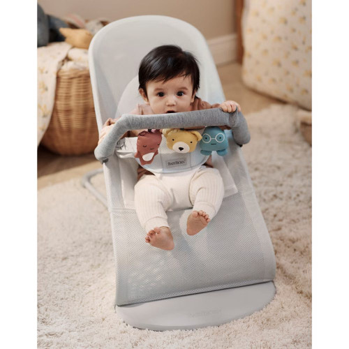 Hamaca Babybjörn Balance Soft tejido Mesh Gris claro