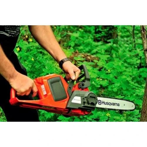Husqvarna Motosierra 330i