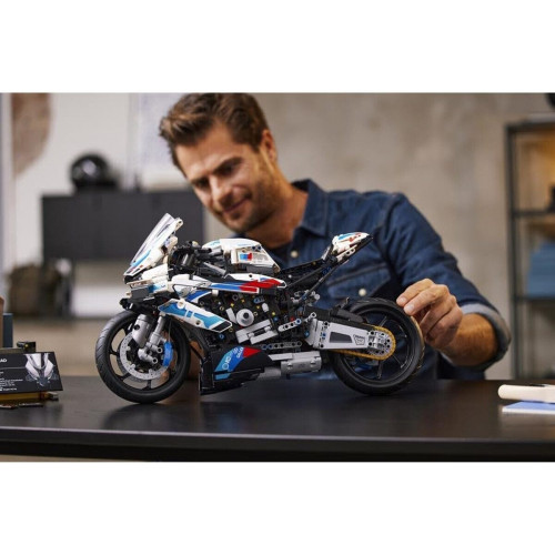 LEGO BMW M 1000 RR (42130)