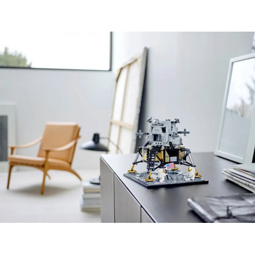 LEGO Creator - NASA Apollo 11 Lunar Lander (10266)