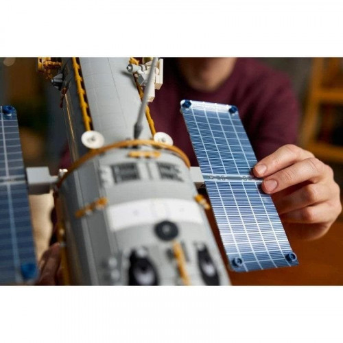 LEGO Icons Telescopio Espacial Hubble 11382 1252 piezas