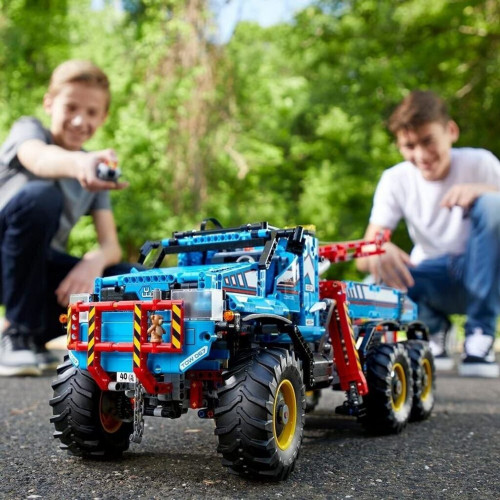 LEGO Technic - Camión grúa todoterreno 6x6 (42070)