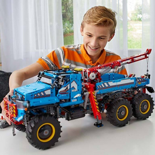 LEGO Technic - Camión grúa todoterreno 6x6 (42070)