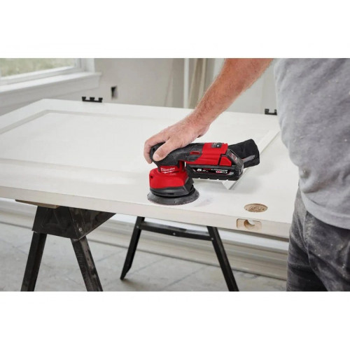 Lijadora rotorbital eléctrica Milwaukee M18 FROS125-0B
