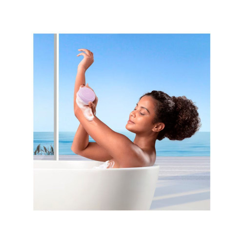 LUNA™ 4 body - Dispositivo limpiador y masajeador corporal 2 en 1 con pulsaciones T-Sonic™ para todo tipo de pieles Lavander FOREO Lavander