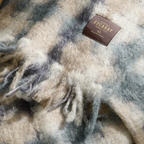 Manta decorativa mohair Mía Mantas Ezcaray Azul