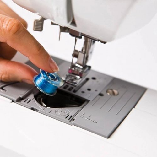Máquina de coser Brother XQ3700