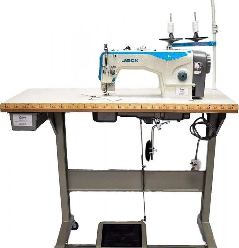 Máquina de coser industrial Jack F4 recta 550W para telas livianas y medianas