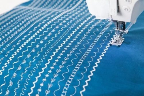 Máquina de coser Singer C240 Featherweight