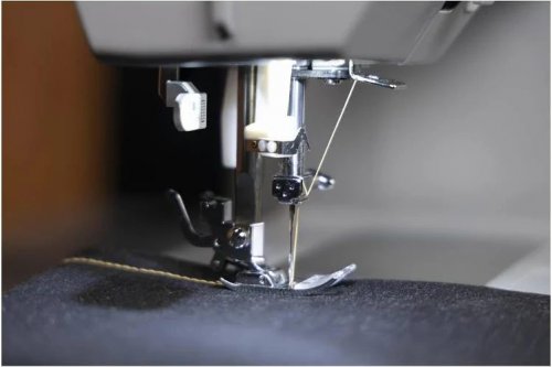 Máquina de coser Singer Heavy Duty hd6705c