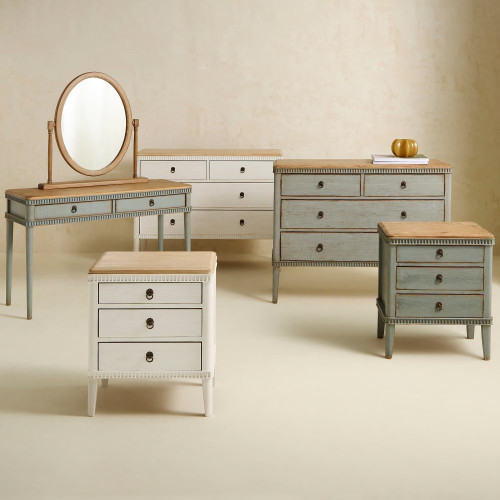 Mesita de noche de madera de pino reciclado con 3 cajones Amelia EuroVolter Blanco