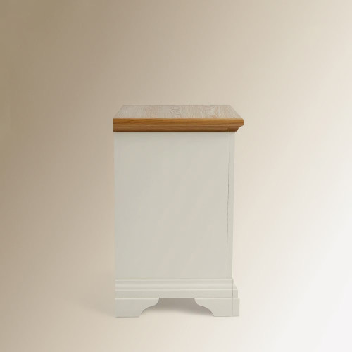 Mesita de noche de madera de roble con 3 cajones Hampstead EuroVolter Blanco roto/Roble
