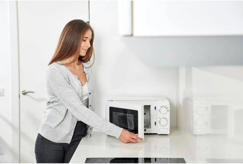 Microondas Black&Decker BXMY700E