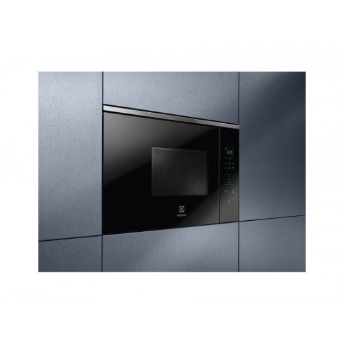 Microondas con grill Electrolux mq818gxe