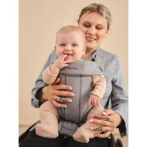 Mochila portabebé BabyBjörn Mini 3D Jersey 2 posiciones Beige