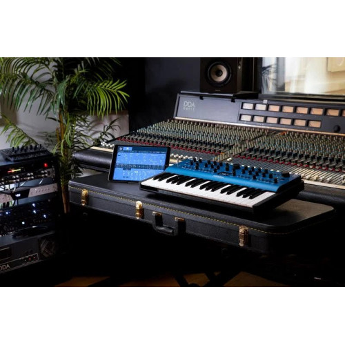 Modal Electronics Cobalt8