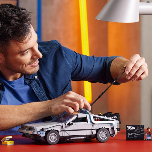 Modelo de Construcción de Coche Delorean Máquina del Tiempo de Regreso al Futuro LEGO Icons - 10300