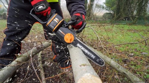 Motosierra a batería Worx Nitro 20V 4ah 30 cm longitud espada wg350e