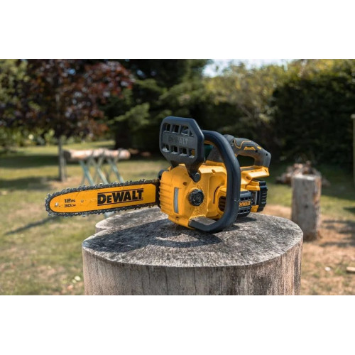Motosierra Compacta 30cm XR 18V con 1 batería 5Ah DeWalt DCMCS565P1