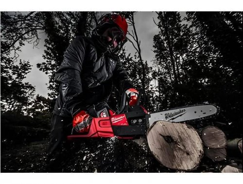 Motosierra con espada de 30cm Milwaukee M18 FCHSC-121 Fuel