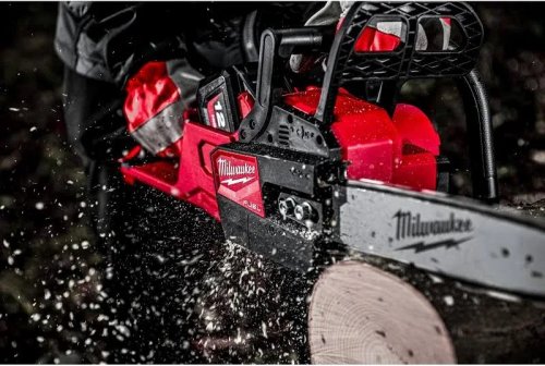 Motosierra con espada de 30cm Milwaukee M18 FCHSC-121 Fuel