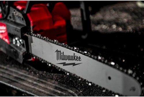 Motosierra con espada de 40cm Milwaukee M18 FCHS-121 FUEL