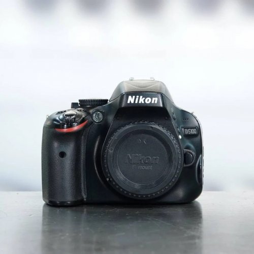 Nikon D5200 + Cámara Réflex Digital