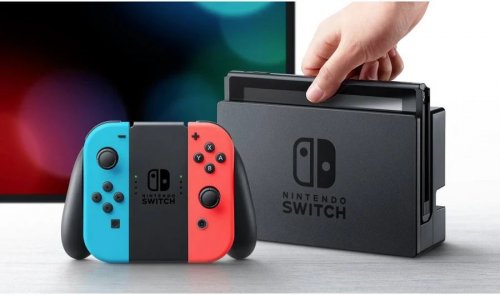 Nintendo Switch + Mario Kart 8 Deluxe