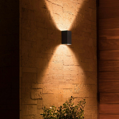 Philips Hue White & Color Ambiance Resonate Outdoor Wall Light LED
