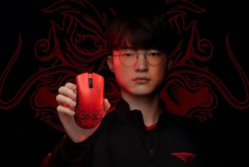Razer DeathAdder V3 Pro Faker Edition Ratón mano