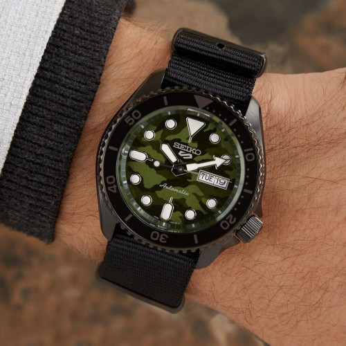 Seiko 5 Sports (SRPJ37K1)