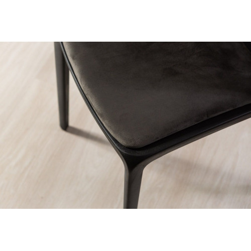 Set de 4 sillas Anna Soft apilables negras en resina con fibra de vidrio y cojín gris oscuro para interior