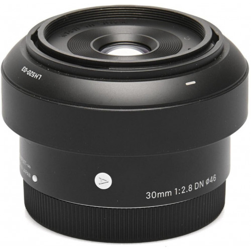 Sigma 30mm f2.8 DN Art